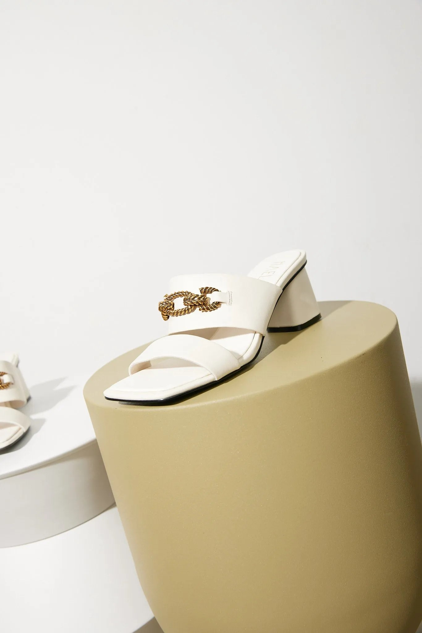 CASSATT Porcelain