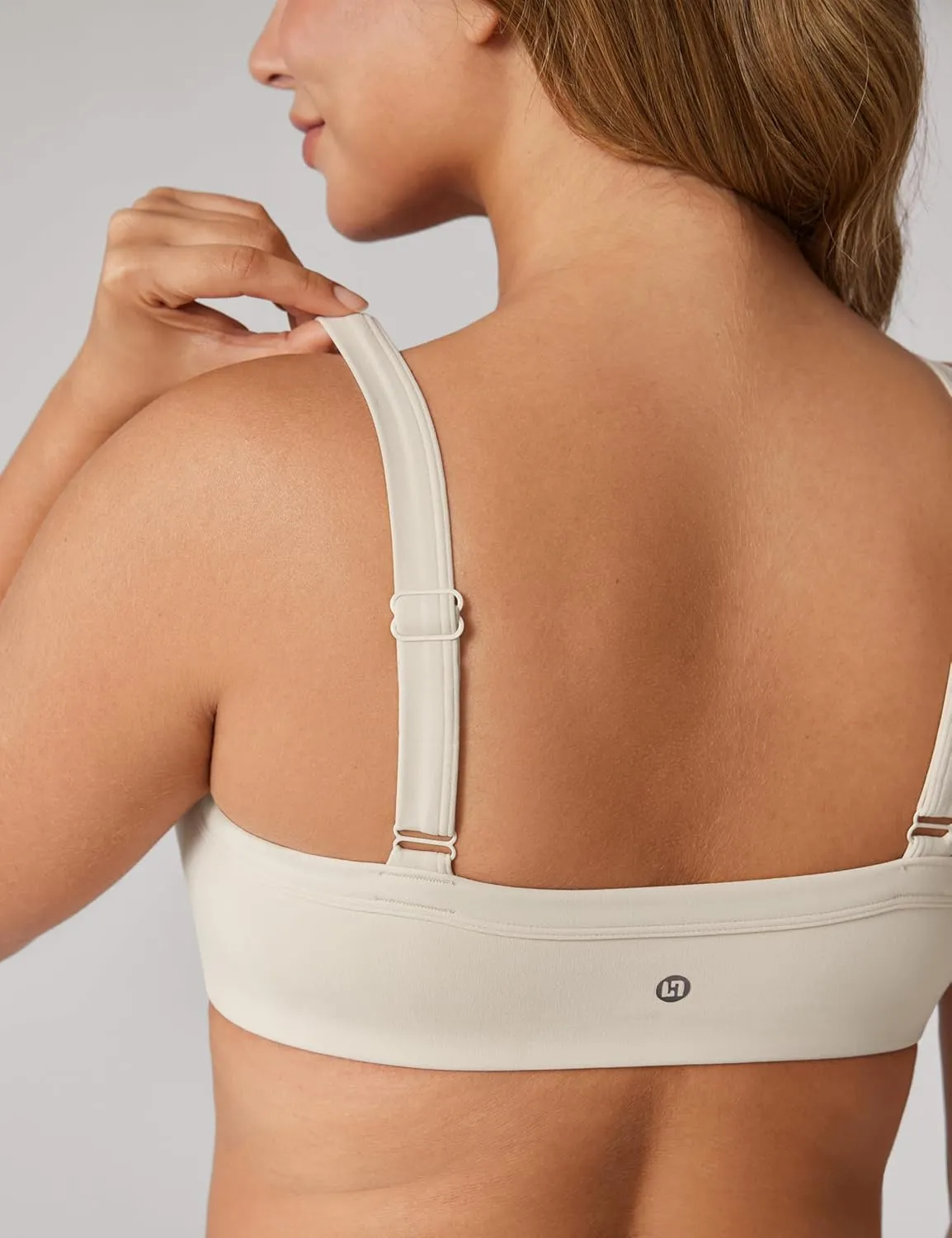 Hugcurve Adjustable Sports Bra Square Neck Wireless Padded Yoga Workout Tops